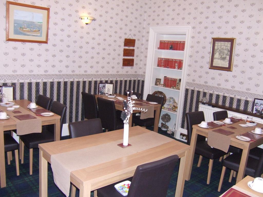 The Richmond Guest House Ayr Bagian luar foto